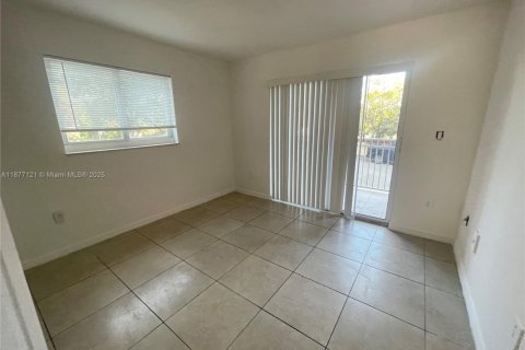 Apartment in Miami, Florida 2 bedrooms, 4077.95 sq.m. № 1923865 - photo 14