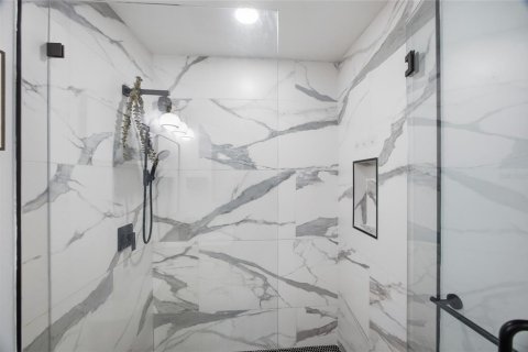 Купить виллу или дом в Сент-Питерсберг, Флорида 5 комнат, 133.41м2, № 2404892 - фото 17
