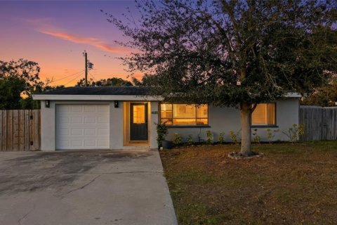 Villa ou maison à Saint Petersburg, Floride 3 chambres, 133.41 m2 № 2404892