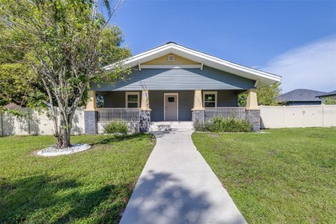 Casa en Tampa, Florida 6 dormitorios, 192.49 m2 № 2366911