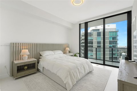 Condominio en venta en Miami, Florida, 4 dormitorios, 305.56 m2 № 1868229 - foto 17