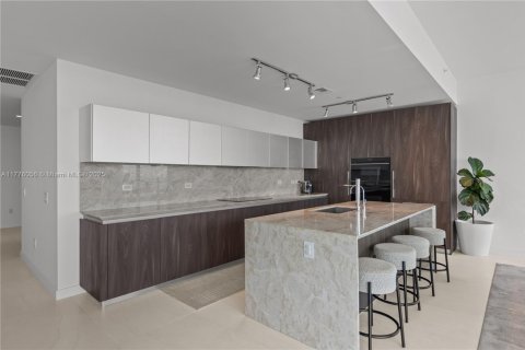 Condominio en venta en Miami, Florida, 4 dormitorios, 305.56 m2 № 1868229 - foto 5