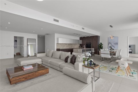 Condominio en venta en Miami, Florida, 4 dormitorios, 305.56 m2 № 1868229 - foto 4