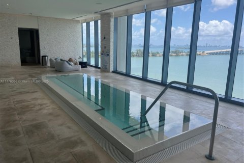 Condominio en venta en Miami, Florida, 4 dormitorios, 305.56 m2 № 1868229 - foto 28