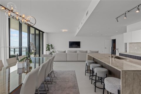 Condominio en venta en Miami, Florida, 4 dormitorios, 305.56 m2 № 1868229 - foto 7