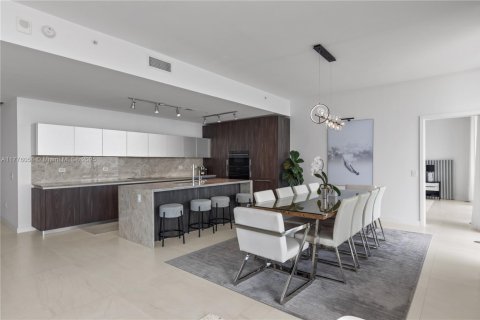 Condominio en venta en Miami, Florida, 4 dormitorios, 305.56 m2 № 1868229 - foto 6