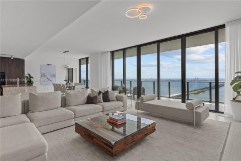 Condominio en venta en Miami, Florida, 4 dormitorios, 305.56 m2 № 1868229 - foto 1