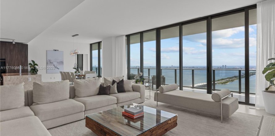 Condominio en Miami, Florida, 4 dormitorios  № 1868229