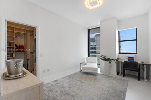 Condominio en venta en Miami, Florida, 4 dormitorios, 305.56 m2 № 1868229 - foto 19