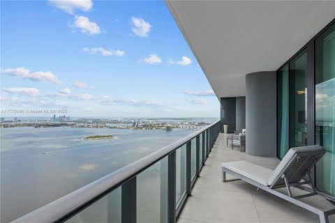 Condominio en venta en Miami, Florida, 4 dormitorios, 305.56 m2 № 1868229 - foto 13