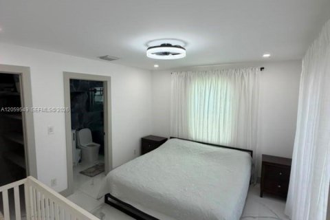 Villa ou maison à vendre à Dania Beach, Floride: 4 chambres, 309.83 m2 № 2264361 - photo 8