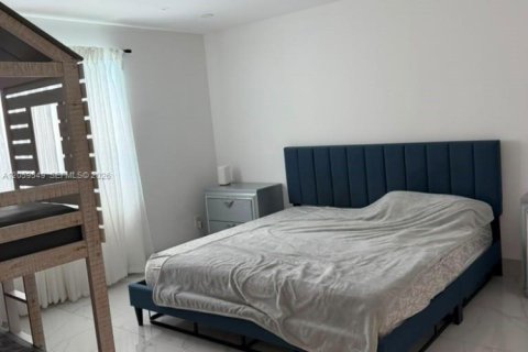 Villa ou maison à vendre à Dania Beach, Floride: 4 chambres, 309.83 m2 № 2264361 - photo 13