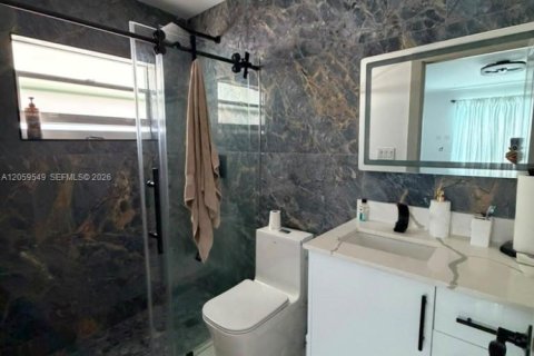 Villa ou maison à vendre à Dania Beach, Floride: 4 chambres, 309.83 m2 № 2264361 - photo 11
