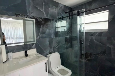 Villa ou maison à vendre à Dania Beach, Floride: 4 chambres, 309.83 m2 № 2264361 - photo 9