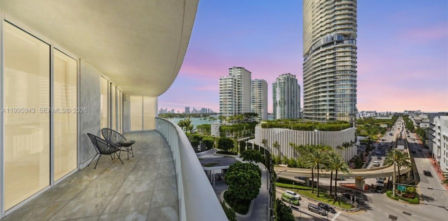 Кондоминиум с 2 спальнями в Майами-Бич, Флорида № 2066213