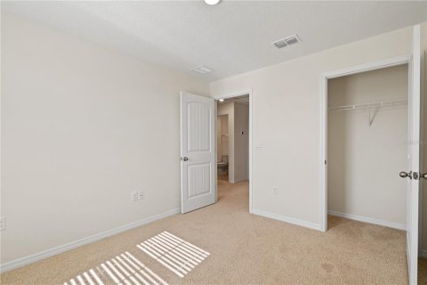 Townhouse in Winter Garden, Florida 3 bedrooms, 145.67 sq.m. № 1679978 - photo 13