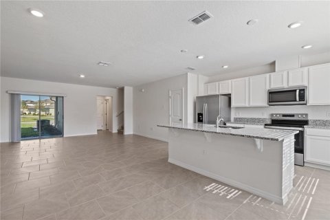 Townhouse in Winter Garden, Florida 3 bedrooms, 145.67 sq.m. № 1679978 - photo 2