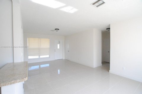 Casa en alquiler en West Park, Florida, 3 dormitorios, 97.55 m2 № 1961260 - foto 5