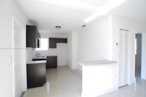 Casa en alquiler en West Park, Florida, 3 dormitorios, 97.55 m2 № 1961260 - foto 12