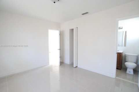 Casa en alquiler en West Park, Florida, 3 dormitorios, 97.55 m2 № 1961260 - foto 6