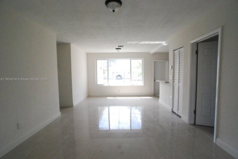 Casa en alquiler en West Park, Florida, 3 dormitorios, 97.55 m2 № 1961260 - foto 8