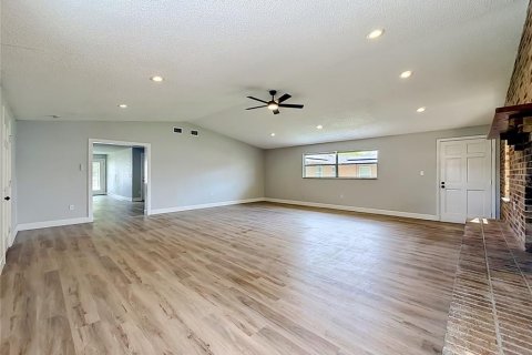 Villa ou maison à vendre à Sanford, Floride: 3 chambres, 175.03 m2 № 2230396 - photo 12