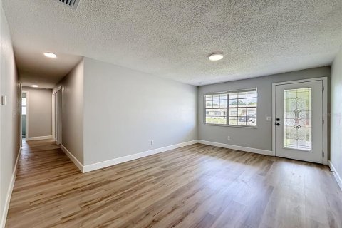 Villa ou maison à vendre à Sanford, Floride: 3 chambres, 175.03 m2 № 2230396 - photo 4