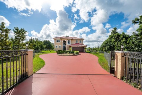 Villa ou maison à Miami, Floride 5 chambres, 287.44 m2 № 2153173