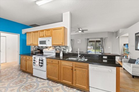 House in Ocala, Florida 4 bedrooms, 208.66 sq.m. № 1845067 - photo 11