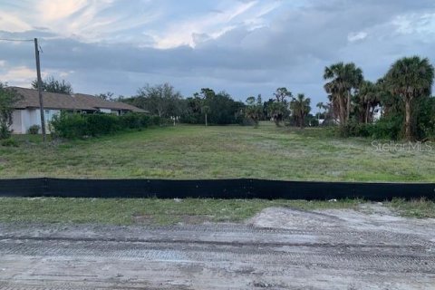 House in Rotonda, Florida 4 bedrooms, 216.46 sq.m. № 1538902 - photo 2