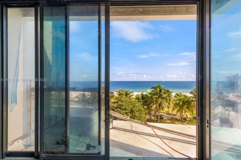 Townhouse in Pompano Beach, Florida 4 bedrooms, 325.99 sq.m. № 1990296 - photo 20