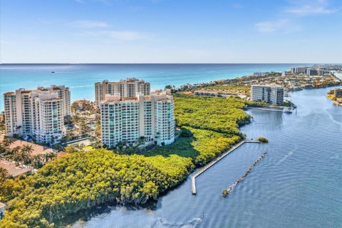 Condo in Highland Beach, Florida, 2 bedrooms  № 2261997