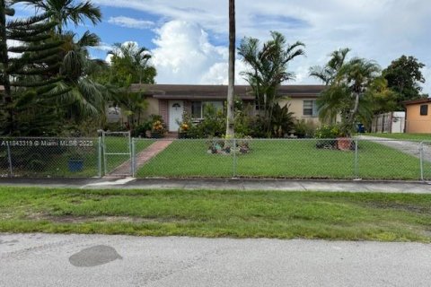 Casa en venta en Homestead, Florida, 3 dormitorios, 94.02 m2 № 1838627 - foto 1