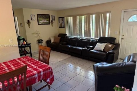 Casa en venta en Homestead, Florida, 3 dormitorios, 94.02 m2 № 1838627 - foto 3