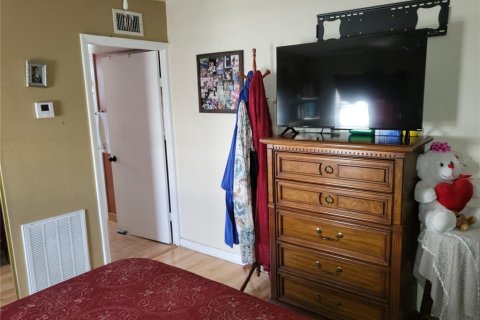 House in Tampa, Florida 3 bedrooms, 195.75 sq.m. № 1847378 - photo 20