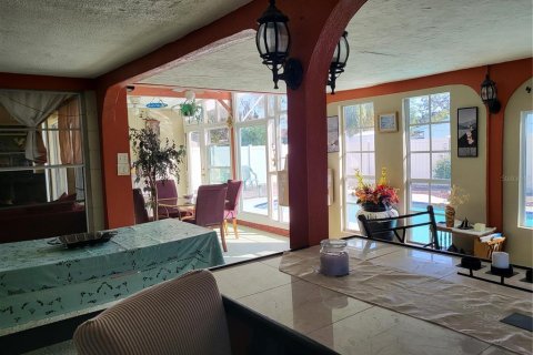 House in Tampa, Florida 3 bedrooms, 195.75 sq.m. № 1847378 - photo 10