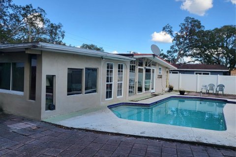 House in Tampa, Florida 3 bedrooms, 195.75 sq.m. № 1847378 - photo 6