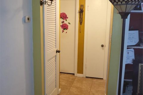 House in Tampa, Florida 3 bedrooms, 195.75 sq.m. № 1847378 - photo 26