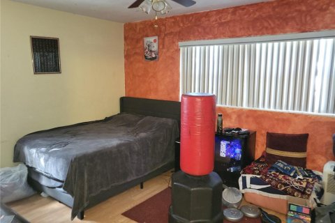 House in Tampa, Florida 3 bedrooms, 195.75 sq.m. № 1847378 - photo 24