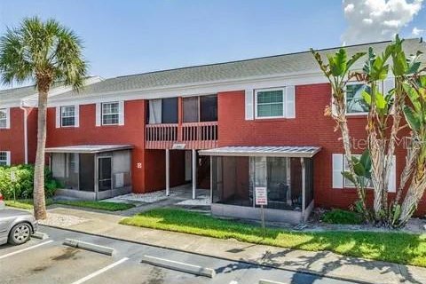 Condo in Saint Petersburg, Florida, 1 bedroom № 2110047 - photo 18