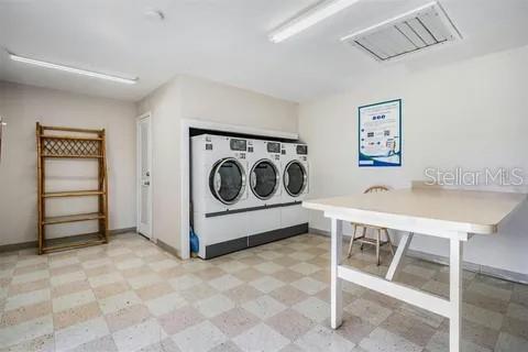 Condo in Saint Petersburg, Florida, 1 bedroom № 2110047 - photo 23