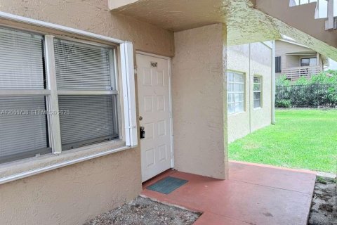 Condominio en alquiler en Coral Springs, Florida, 2 dormitorios, 71.35 m2 № 2071155 - foto 11