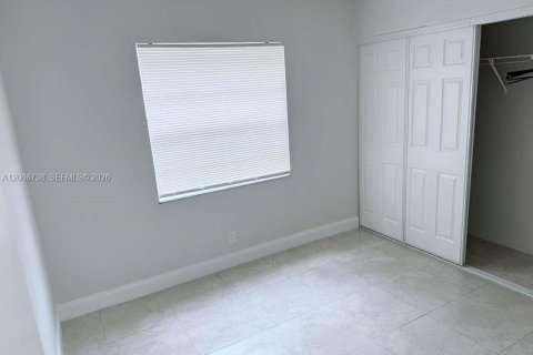 Condominio en alquiler en Coral Springs, Florida, 2 dormitorios, 71.35 m2 № 2071155 - foto 5