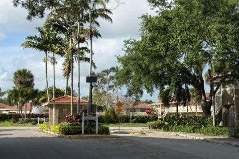 Condominio en alquiler en Coral Springs, Florida, 2 dormitorios, 71.35 m2 № 2071155 - foto 9