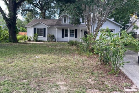 House in Mount Dora, Florida 3 bedrooms, 118.17 sq.m. № 1772810 - photo 2