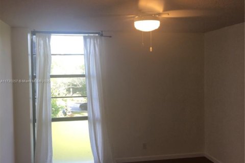 Купить кондоминиум в Авентура, Флорида 1 спальня, 67.82м2, № 2054409 - фото 24