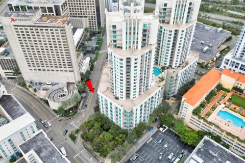 Propiedad comercial en venta en Miami, Florida № 2054915 - foto 11
