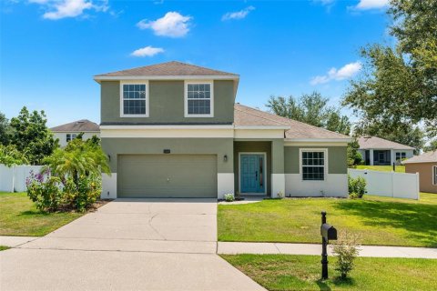 House in Clermont, Florida 4 bedrooms, 232.07 sq.m. № 1904992 - photo 1