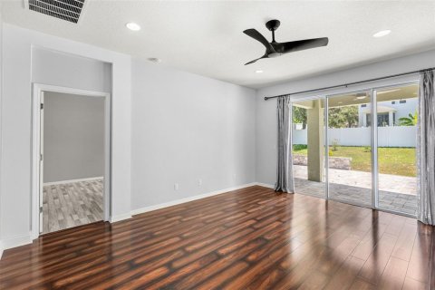 House in Clermont, Florida 4 bedrooms, 232.07 sq.m. № 1904992 - photo 13