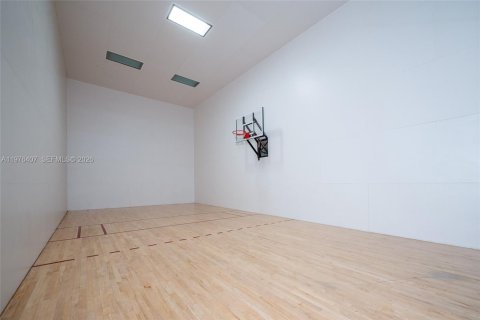 Condo in Miami, Florida, 1 bedroom  № 2042492 - photo 27